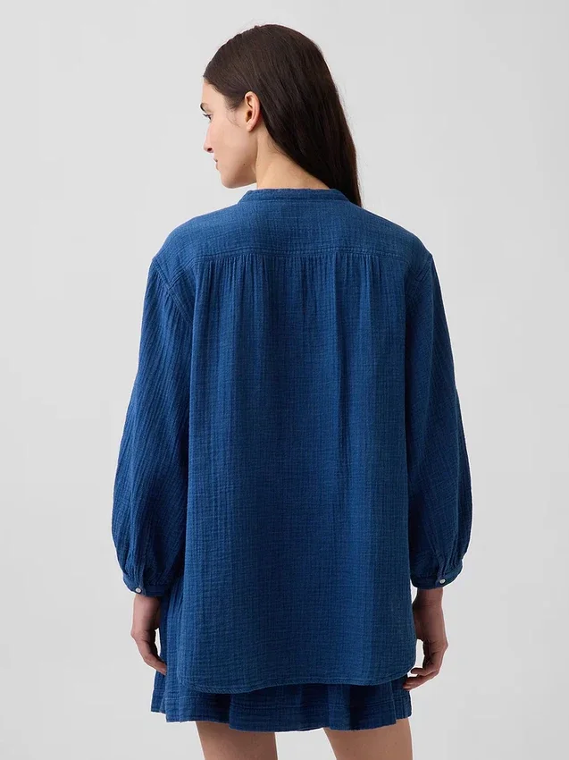 Koszula oversize z bawełnianej gazy w stylu denimowym bez kołnierzyka