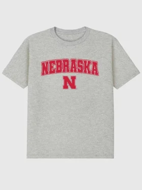 Koszula z ciemnym nadrukiem przedstawiającym Arch Logo Uniwersytetu Nebraska