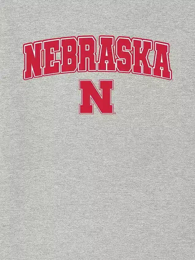 Koszula z ciemnym nadrukiem przedstawiającym Arch Logo Uniwersytetu Nebraska