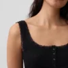Koszulka bez rękawów typu Henley z mini prążkami i koronką