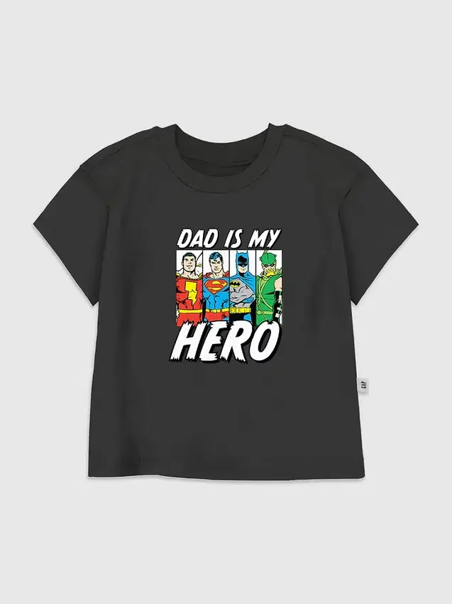 Koszulka z nadrukiem „DC Comics Justice League Hero Dad” dla maluchów
