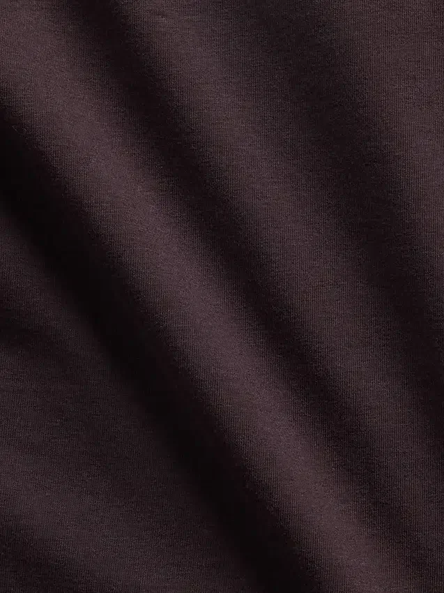 Krótki T-shirt z dzianiny o gęstym splocie z odkrytymi ramionami