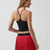 Krótki top GapFit Smooth z wycięciem na plecach