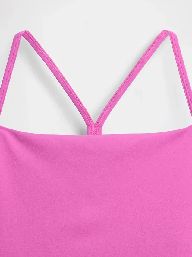 Krótki top GapFit Smooth z wycięciem na plecach