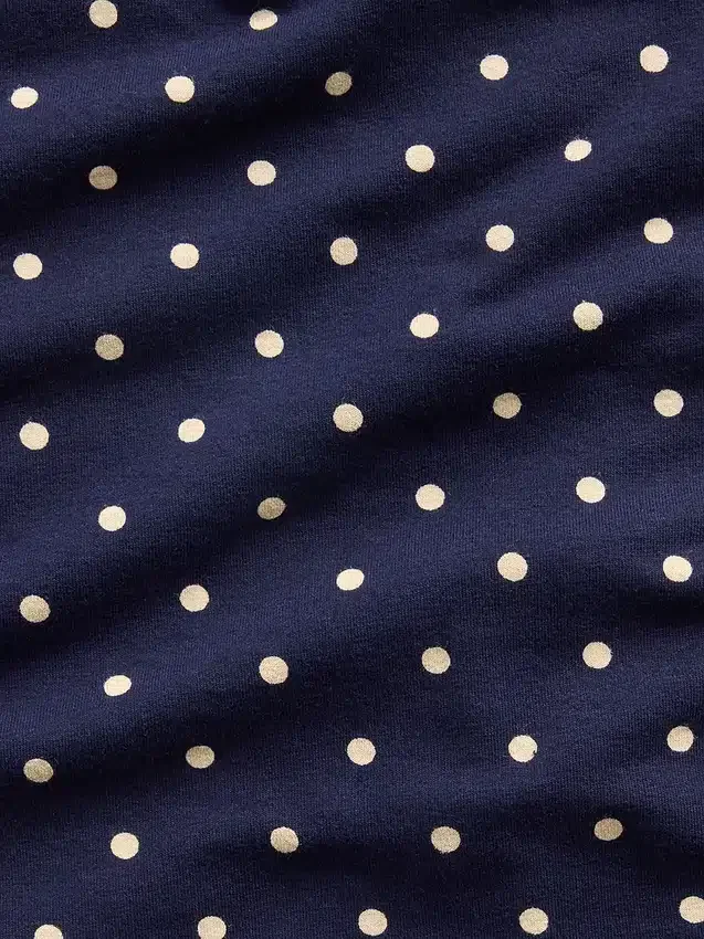 Krótki top z wiązaniem na szyi o gęstym splocie