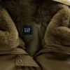 Kurtka praktyczna z kapturem i podszewką ze sztucznego futra