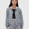 Kurtka wiatrówka GapFit Tech Gingham