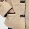 Kurtka z materiału typu sherpa z recyklingu i wykończeniem z wegańskiej skóry