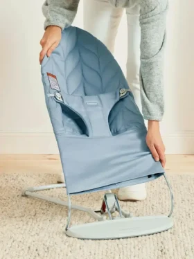 Leżaczek Babybjorn Baby Petal Quilt Bouncer Bliss