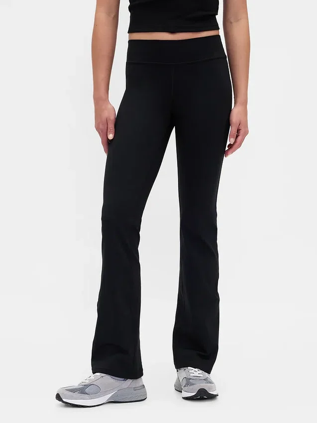 Legginsy GapFit o średnim stanie i szerokich nogawkach