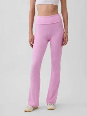 Legginsy GapFit Smooth z podwiniętym paskiem i lekko rozszerzanymi nogawkami