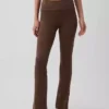 Legginsy GapFit Smooth z podwiniętym paskiem i lekko rozszerzanymi nogawkami