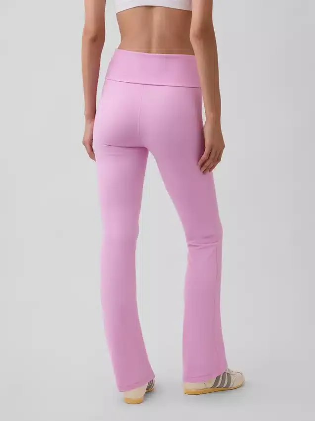 Legginsy GapFit Smooth z podwiniętym paskiem i lekko rozszerzanymi nogawkami