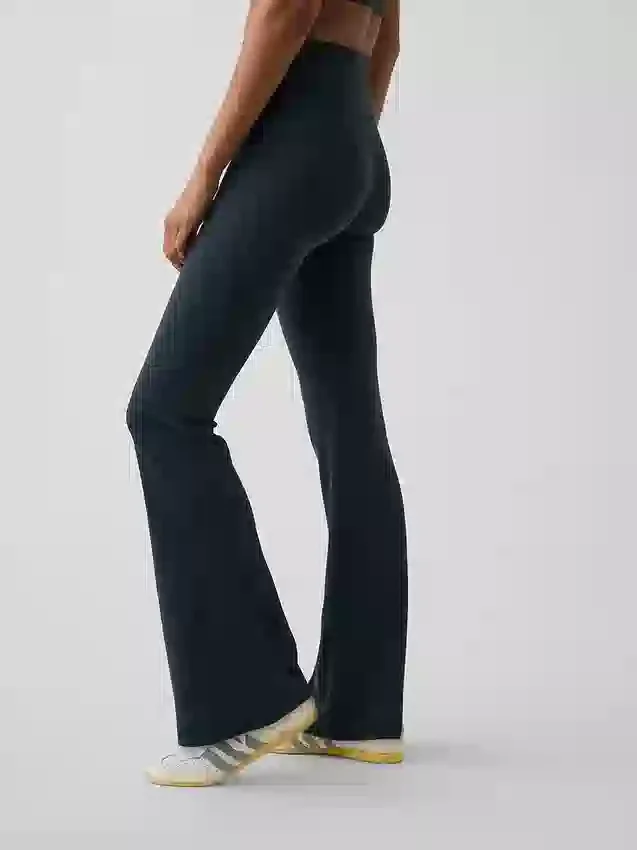 Legginsy GapFit Smooth z wysokim stanem i rozszerzanymi nogawkami