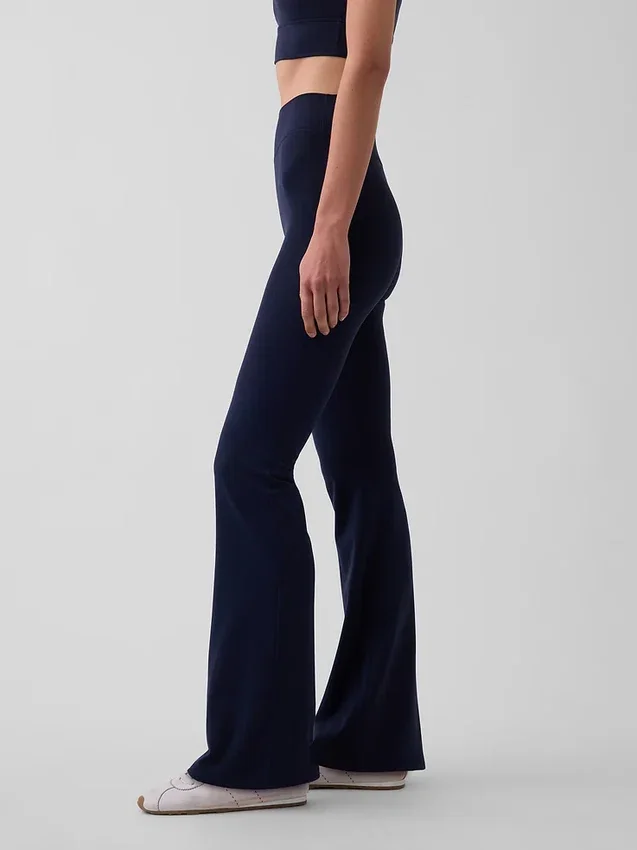 Legginsy GapFit Smooth z wysokim stanem i rozszerzanymi nogawkami