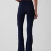 Legginsy GapFit Smooth z wysokim stanem i rozszerzanymi nogawkami