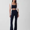 Legginsy GapFit Smooth z wysokim stanem i rozszerzanymi nogawkami