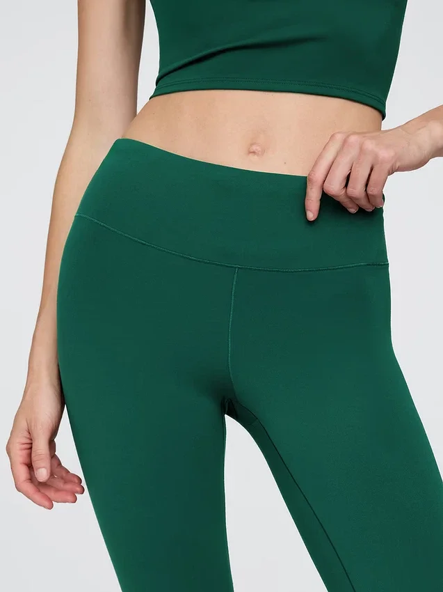 Legginsy GapFit Smooth z wysokim stanem i skróconymi nogawkami