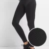 Legginsy GapFit z wysokim stanem, o teksturowanych paskach, w technologii Sculpt Compression