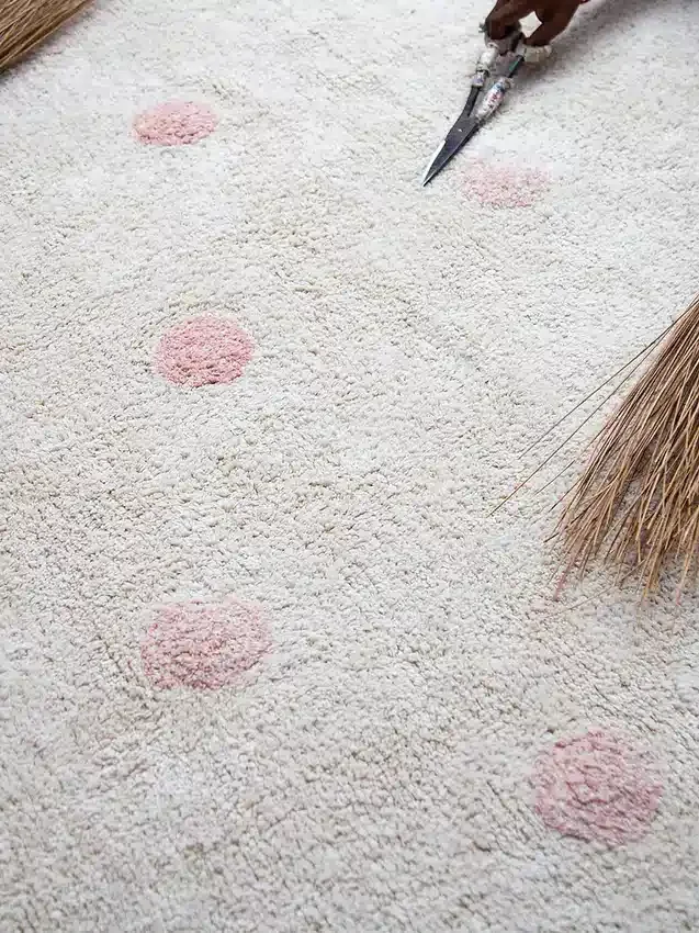 Lorena Canals – dywanik nadający się do prania „Hippy Dots Vintage Nude”