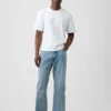 Luźne jeansy typu bootcut