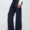 Luźne jeansy typu bootcut