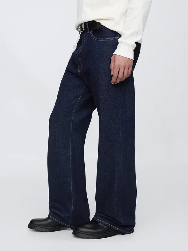 Luźne jeansy typu bootcut