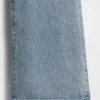 Luźne jeansy typu bootcut