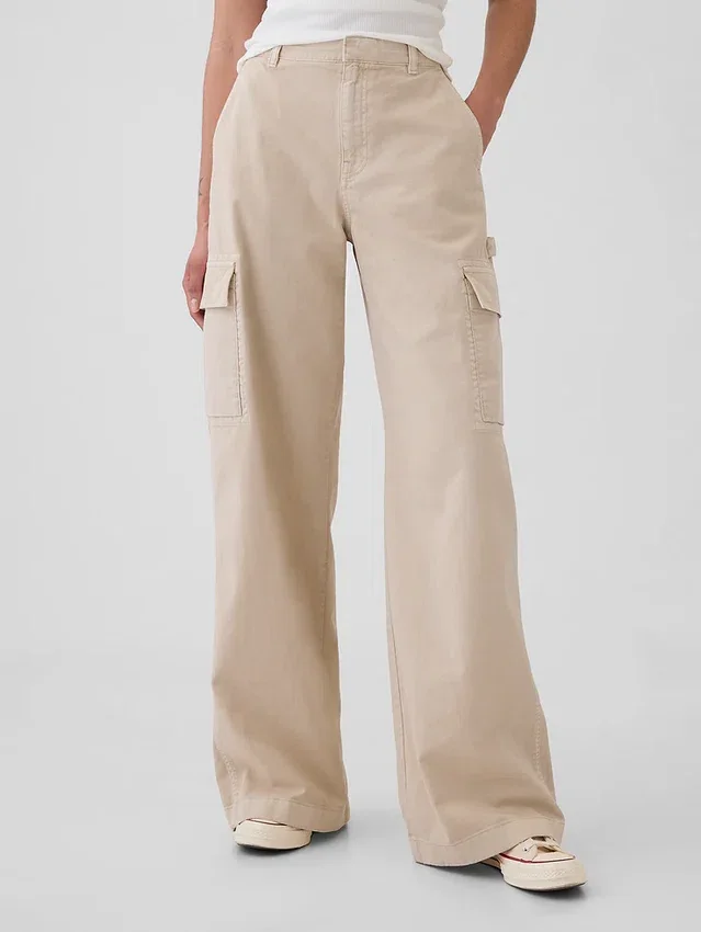 Luźne spodnie cargo w kolorze khaki z średnim stanem