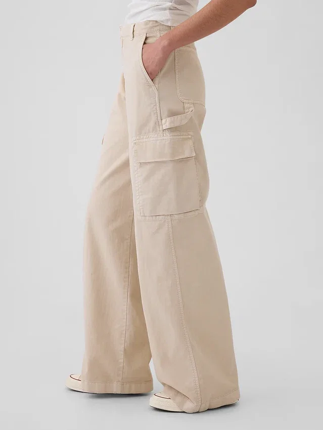Luźne spodnie cargo w kolorze khaki z średnim stanem