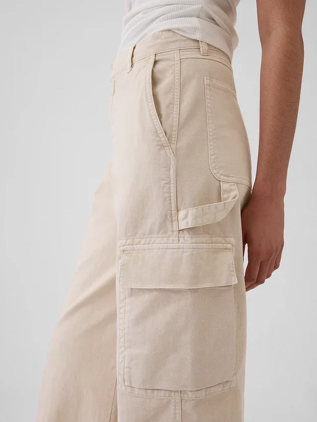 Luźne spodnie cargo w kolorze khaki z średnim stanem