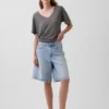 Luźny T-shirt z dekoltem w serek z mieszanki lnu