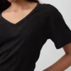 Luźny T-shirt z dekoltem w serek z mieszanki lnu