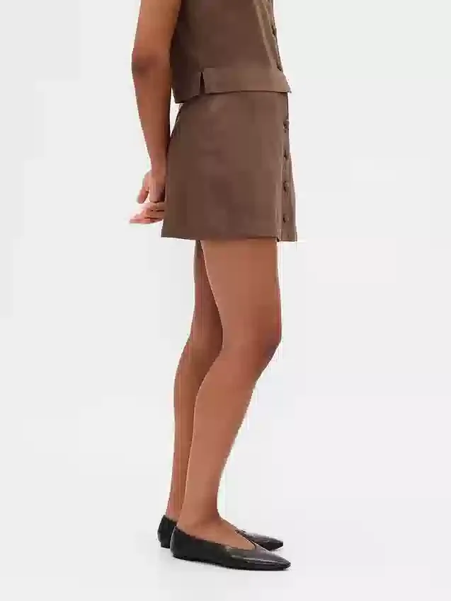 Mini spódniczka-szorty z mieszanki lnu zapinana na guziki z przodu
