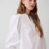 Mini sukienka z popeliny w stylu Henley