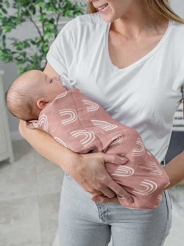 Muślinowy kocyk do owijania Comfy Cubs