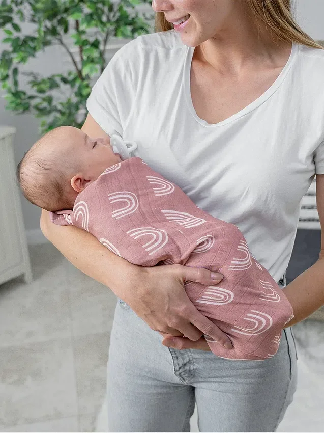 Muślinowy kocyk do owijania Comfy Cubs