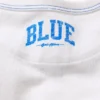 Niebieski T-shirt o luźnym kroju