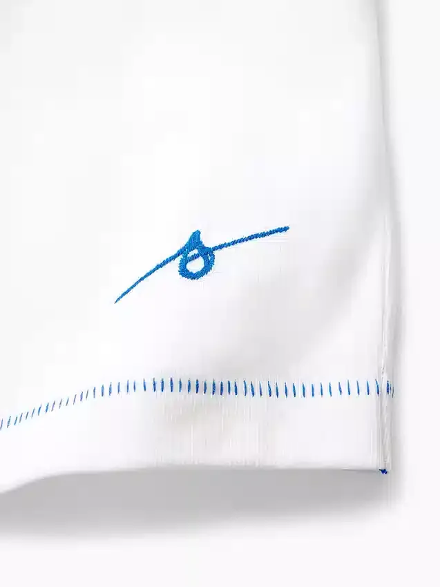 Niebieski T-shirt o luźnym kroju