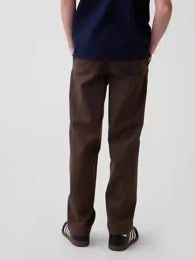 Nowoczesne, luźne spodnie khaki dla dzieci