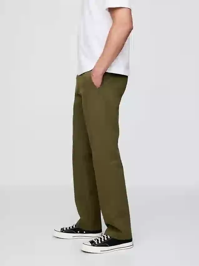 Nowoczesne spodnie khaki o prostym kroju
