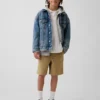 Nowoczesne szorty dziecięce w stylu mundurka w kolorze khaki