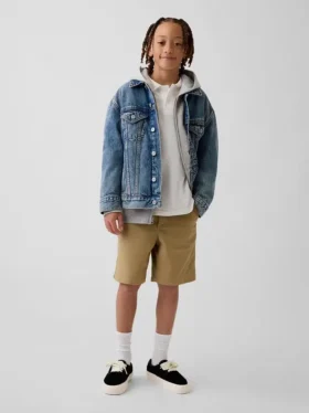 Nowoczesne szorty dziecięce w stylu mundurka w kolorze khaki