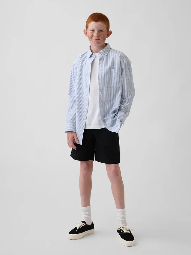 Nowoczesne szorty dziecięce w stylu mundurka w kolorze khaki