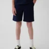 Nowoczesne szorty dziecięce w stylu mundurka w kolorze khaki