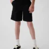 Nowoczesne szorty dziecięce w stylu mundurka w kolorze khaki