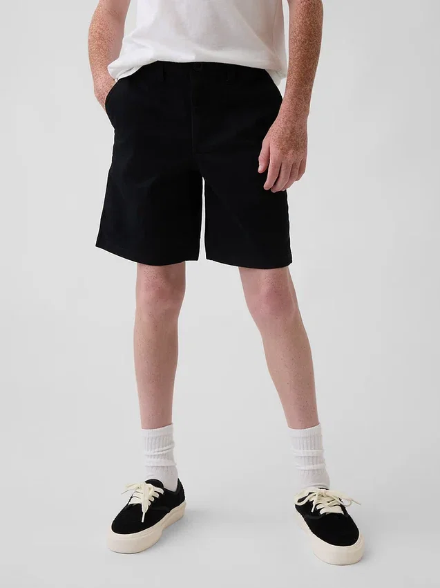 Nowoczesne szorty dziecięce w stylu mundurka w kolorze khaki