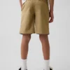 Nowoczesne szorty dziecięce w stylu mundurka w kolorze khaki