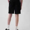 Nowoczesne szorty dziecięce w stylu mundurka w kolorze khaki