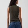 Nowoczesny podkoszulek bez rękawów z golfem
